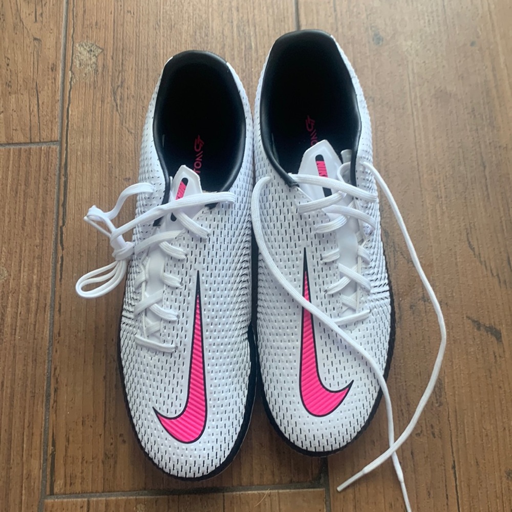 Women’s Soccer Cleats